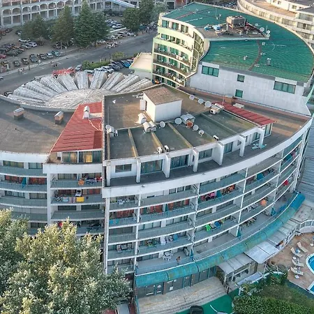 Top-located With Balcony Apartamento
