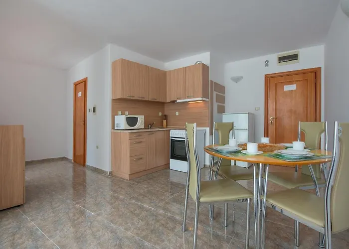 Appartement Top-located With Balcony *